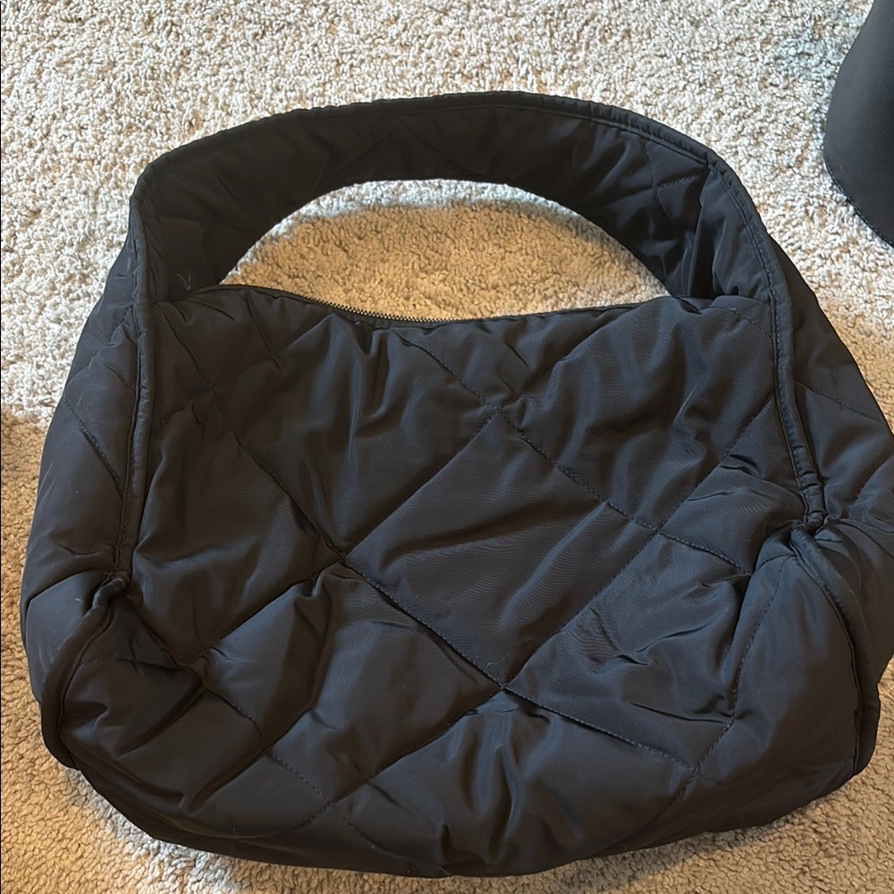 Elegant Black Quilted Women's Bag